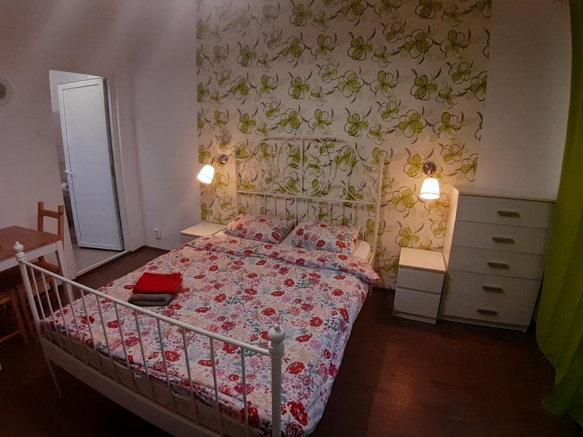 Romantic Calm Apartments Piata Universitate Бухарест Экстерьер фото